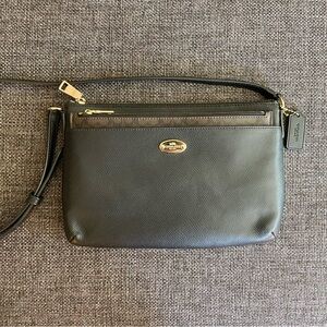 EUC Coach Crossgrain Leather Bag & Pouch F529881 East West Pop Crossbody